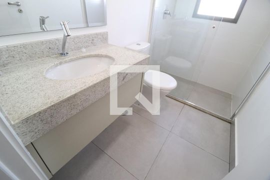 Banheiro do Quarto 1 de apartamento para alugar com 3 quartos, 115m² em Gávea, Uberlândia