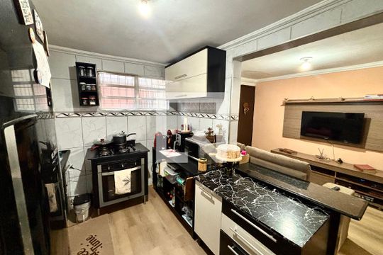 Cozinha  de apartamento à venda com 2 quartos, 48m² em Artur Alvim, São Paulo