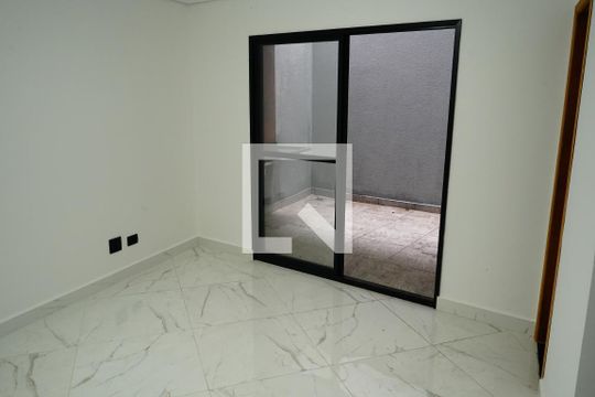 Sala de casa de condomínio para alugar com 2 quartos, 110m² em Vila Matilde, São Paulo