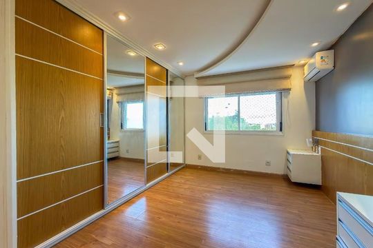Suíte de apartamento para alugar com 3 quartos, 75m² em Cristo Redentor, Porto Alegre