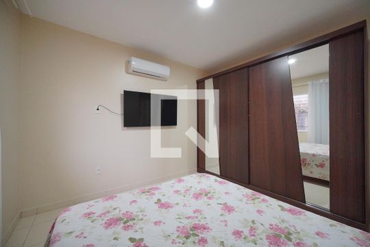 Suíte de apartamento para alugar com 2 quartos, 77m² em Areias, São José