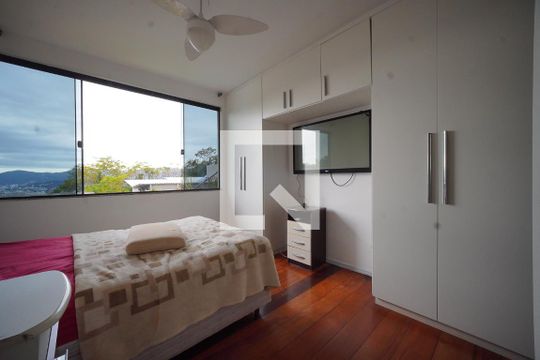 Suíte 1 de casa para alugar com 4 quartos, 495m² em Centro, Florianópolis