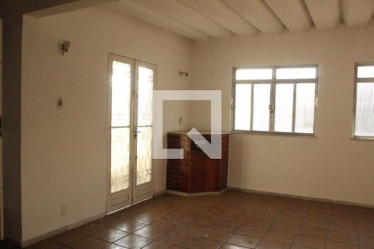 Sala 3 de casa para alugar com 7 quartos, 560m² em Pechincha, Rio de Janeiro