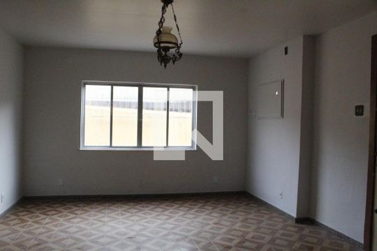 Sala de casa para alugar com 7 quartos, 560m² em Pechincha, Rio de Janeiro