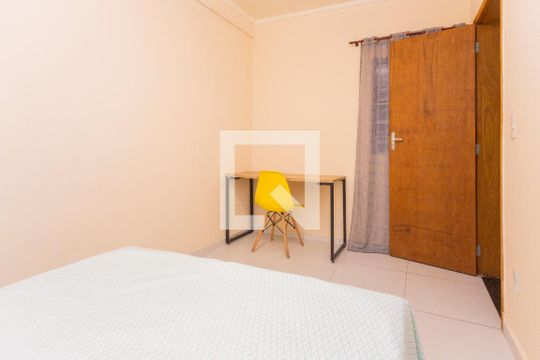 Quarto de kitnet/studio para alugar com 1 quarto, 38m² em Conjunto Residencial Salvador Tolezani, São Paulo