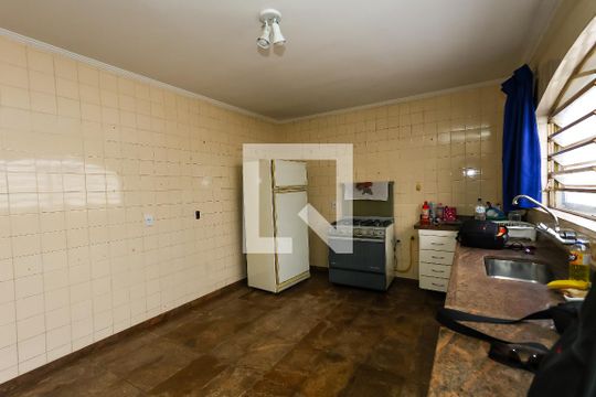 Cozinha de casa para alugar com 3 quartos, 252m² em Jardim Londrina, São Paulo