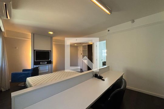 Studio de kitnet/studio para alugar com 1 quarto, 31m² em Indianópolis, São Paulo