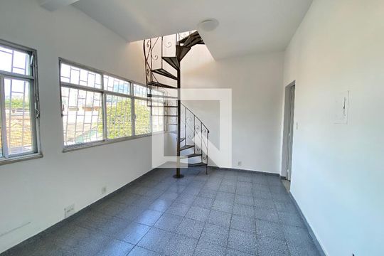 Casa à venda com 4 quartos, 217m² em Encantado, Rio de Janeiro