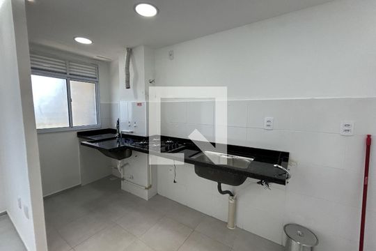 Cozinha de apartamento para alugar com 2 quartos, 45m² em Inhaúma, Rio de Janeiro