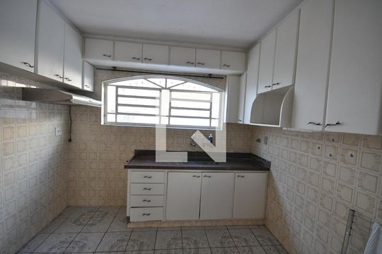 Cozinha de casa para alugar com 3 quartos, 172m² em Vila Maria Alta, São Paulo