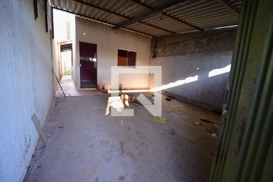 Área externa de casa à venda com 2 quartos, 78m² em Residencial Santa Fé I, Goiânia