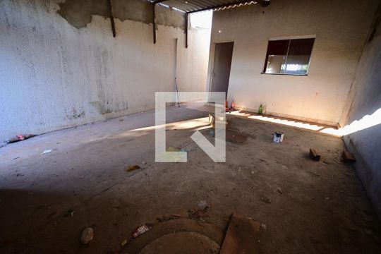 Casa à venda com 2 quartos, 78m² em Residencial Santa Fé I, Goiânia