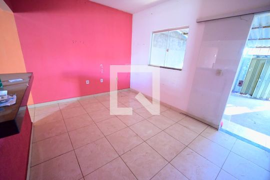 Sala de casa à venda com 2 quartos, 78m² em Residencial Santa Fé I, Goiânia