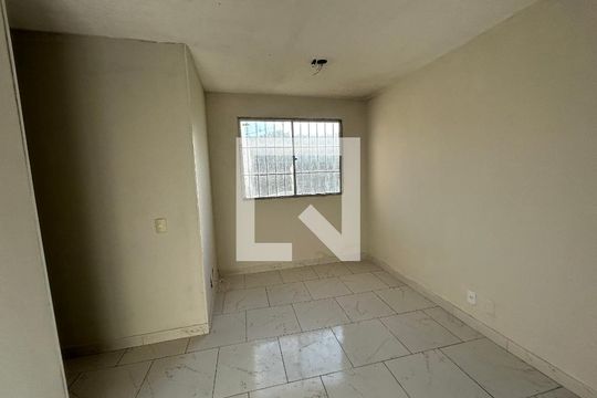 Sala de apartamento para alugar com 1 quarto, 45m² em Pavuna, Nilópolis