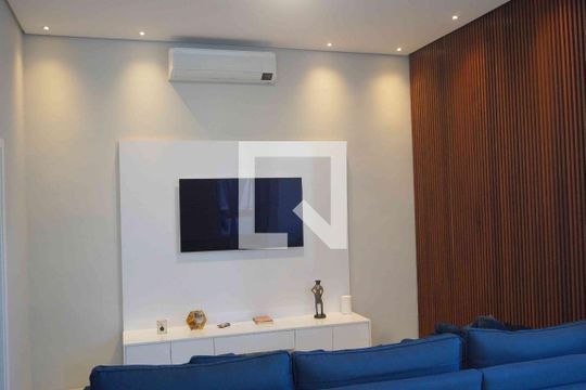 Sala de TV de casa de condomínio à venda com 4 quartos, 390m² em Residencial Seis (alphaville), Santana de Parnaíba