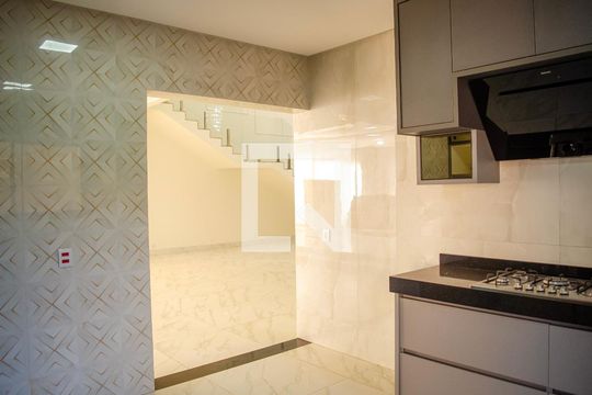 Cozinha de casa de condomínio para alugar com 4 quartos, 402m² em Residencial Goiânia Golfe Clube, Goiânia