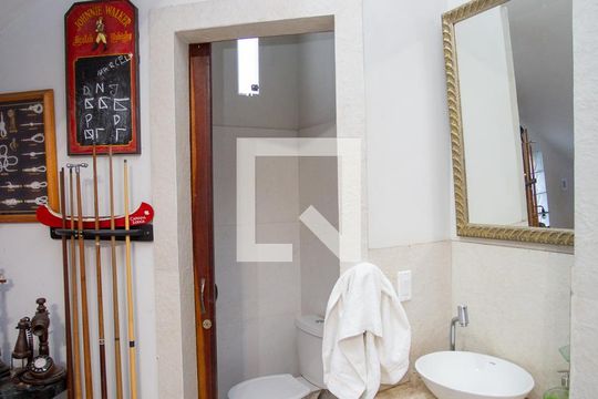 Lavabo de casa à venda com 3 quartos, 1500m² em Tropical, Contagem