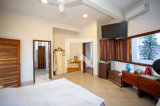 Quarto Suíte de casa à venda com 3 quartos, 1500m² em Tropical, Contagem