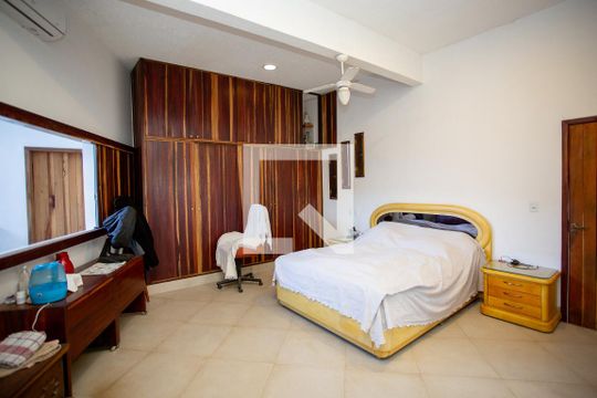 Quarto Suíte de casa à venda com 3 quartos, 1500m² em Tropical, Contagem