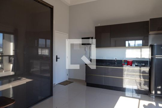 Cozinha de kitnet/studio à venda com 1 quarto, 33m² em Vila Galvão, Guarulhos