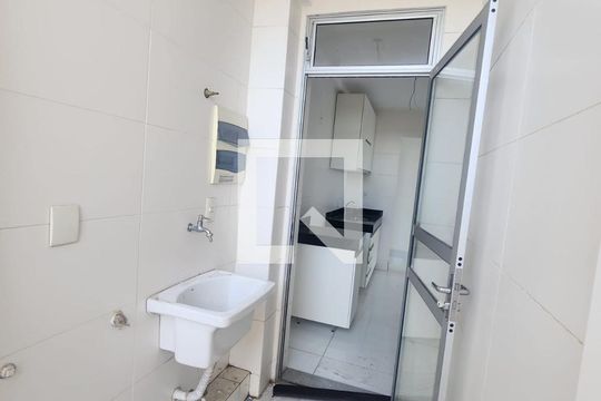 Lavanderia de apartamento para alugar com 2 quartos, 184m² em Cabral, Contagem