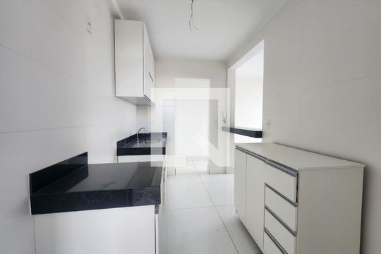 Cozinha de apartamento para alugar com 2 quartos, 184m² em Cabral, Contagem