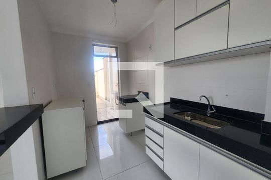 Cozinha de apartamento para alugar com 2 quartos, 184m² em Cabral, Contagem