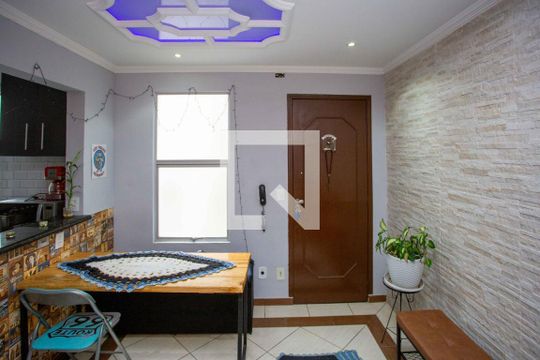 Sala de apartamento à venda com 2 quartos, 48m² em Conceição, Diadema
