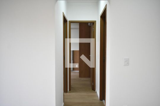 Corredor de apartamento para alugar com 2 quartos, 54m² em São Judas, São Paulo
