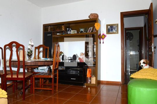 Casa à venda com 3 quartos, 428m² em Goiânia, Belo Horizonte