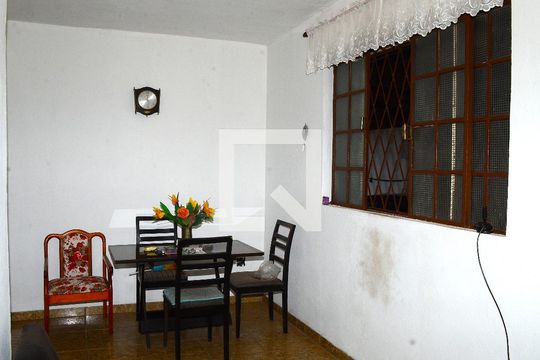 Sala de TV de casa à venda com 3 quartos, 428m² em Goiânia, Belo Horizonte