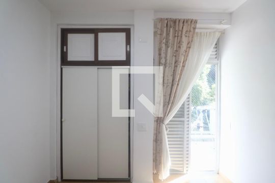 Quarto de apartamento para alugar com 3 quartos, 174m² em Barra Funda, Guarujá