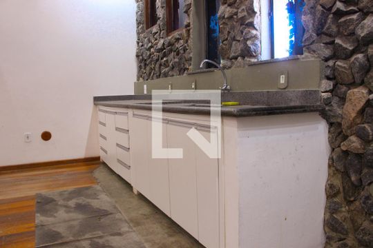 Kitnet/Studio para alugar com 1 quarto, 140m² em Palmeiras, Cabo Frio