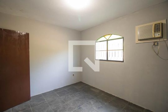 Quarto 1 de casa para alugar com 3 quartos, 120m² em Sete Pontes, São Gonçalo
