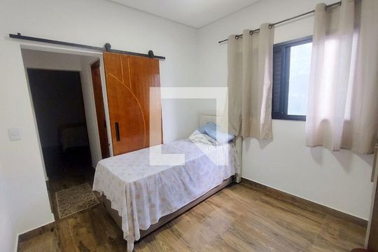 Casa de Condomínio para alugar com 5 quartos, 250m² em Água Espraiada (Caucaia do Alto), Cotia