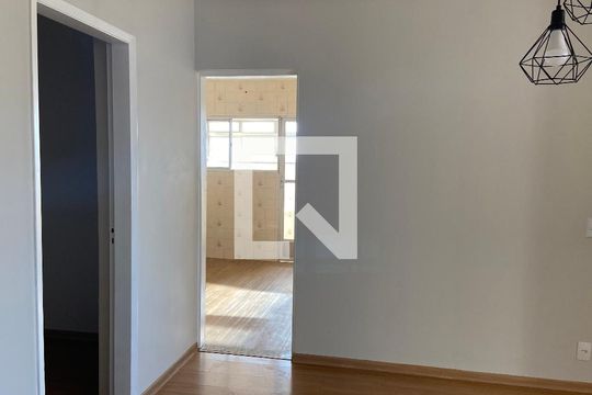 Sala de apartamento à venda com 3 quartos, 76m² em Vila Osasco, Osasco