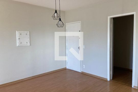 Sala de apartamento à venda com 3 quartos, 76m² em Vila Osasco, Osasco