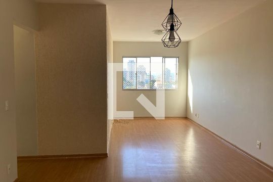 Sala de apartamento à venda com 3 quartos, 76m² em Vila Osasco, Osasco