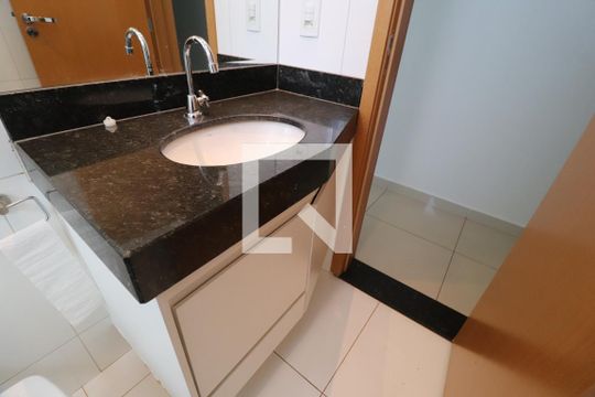 Banheiro Social 1 de apartamento para alugar com 4 quartos, 190m² em Jardim Botânico, Uberlândia
