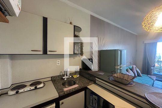 Cozinha de apartamento para alugar com 1 quarto, 47m² em Itararé, São Vicente