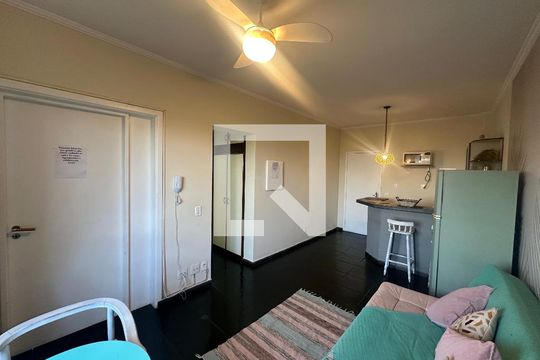 Sala de apartamento para alugar com 1 quarto, 47m² em Itararé, São Vicente