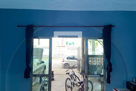 Sala de casa à venda com 3 quartos, 300m² em I.a.p.i., Osasco