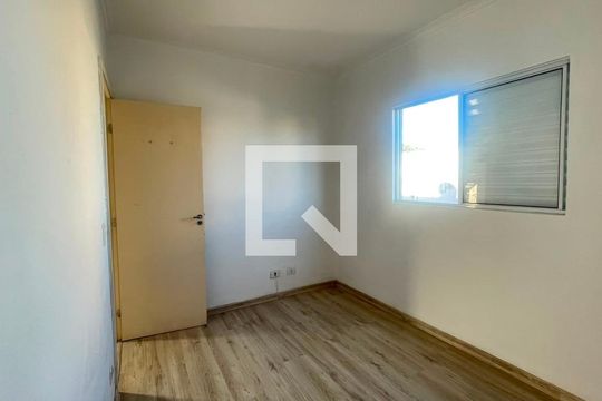 Quarto 2 de casa de condomínio para alugar com 2 quartos, 64m² em Aguassai, Cotia