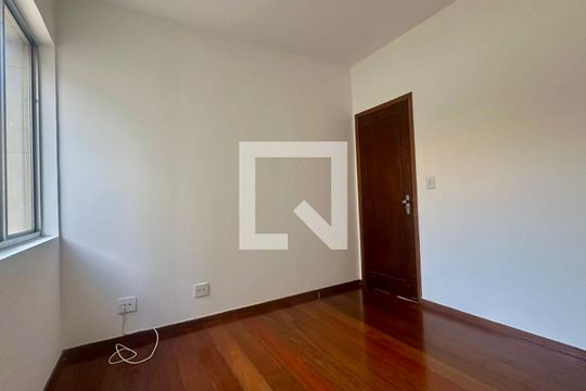 Quarto de apartamento à venda com 3 quartos, 100m² em Serra, Belo Horizonte