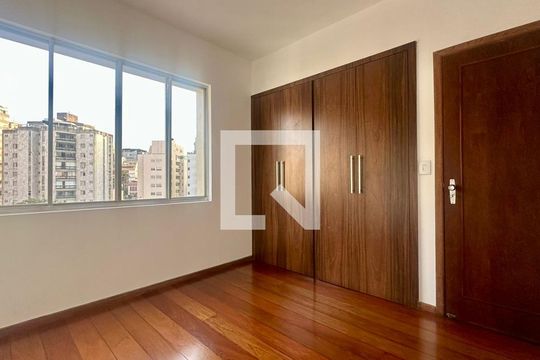 Quarto de apartamento à venda com 3 quartos, 100m² em Serra, Belo Horizonte