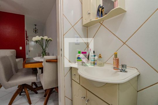 Banheiro de apartamento à venda com 1 quarto, 39m² em Morro Santana, Porto Alegre