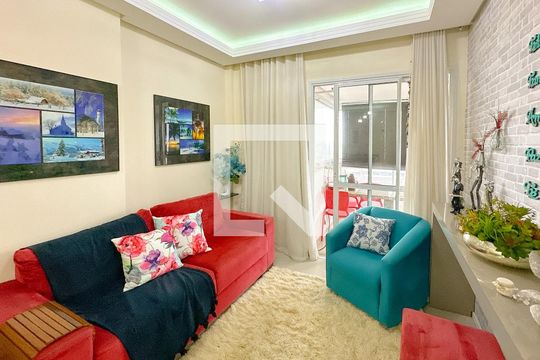 Sala de TV de apartamento para alugar com 3 quartos, 70m² em Areias, São José