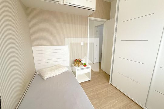 QuartoQuarto de apartamento para alugar com 3 quartos, 70m² em Areias, São José