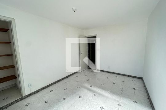 Quarto 1 de casa de condomínio para alugar com 2 quartos, 70m² em Anchieta, Nilópolis