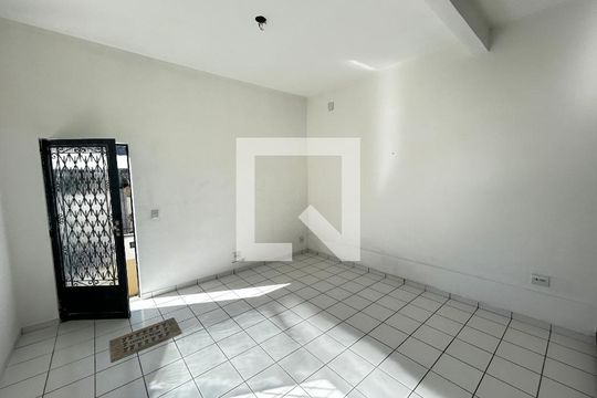 Sala de casa de condomínio para alugar com 2 quartos, 70m² em Anchieta, Nilópolis